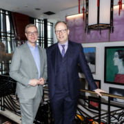 Berlins Finanzsenator Stefan Evers und RDM Vorstandsvorsitzender Markus Gruhn